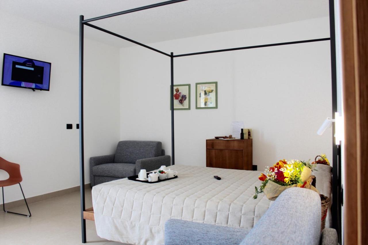 Masseria Rifisa Agriresort Caprarica di Lecce Luaran gambar