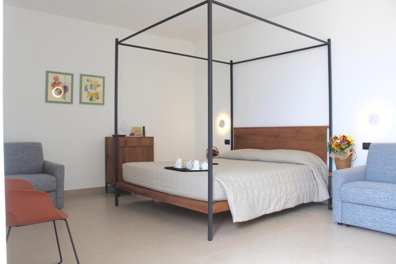 Masseria Rifisa Agriresort Caprarica di Lecce Luaran gambar