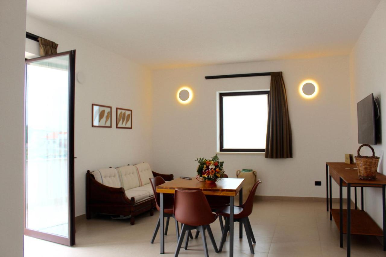 Masseria Rifisa Agriresort Caprarica di Lecce Luaran gambar